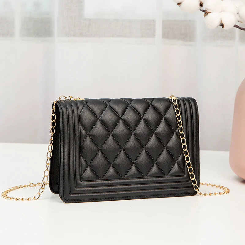 প্রিমিয়াম কুইল্টেড চেইন শোল্ডার ব্যাগ - Image 3