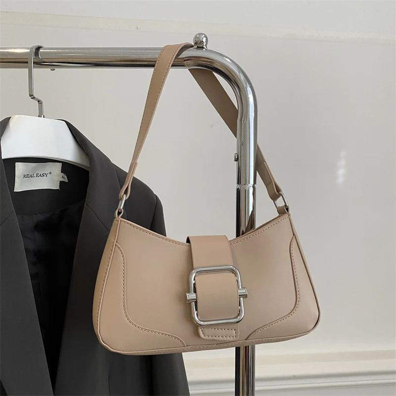 প্রিমিয়াম ফ্রেঞ্চ ফ্যাশন বেল্ট ডেকোরেটিভ আন্ডারআর্ম ব্যাগ - Image 3