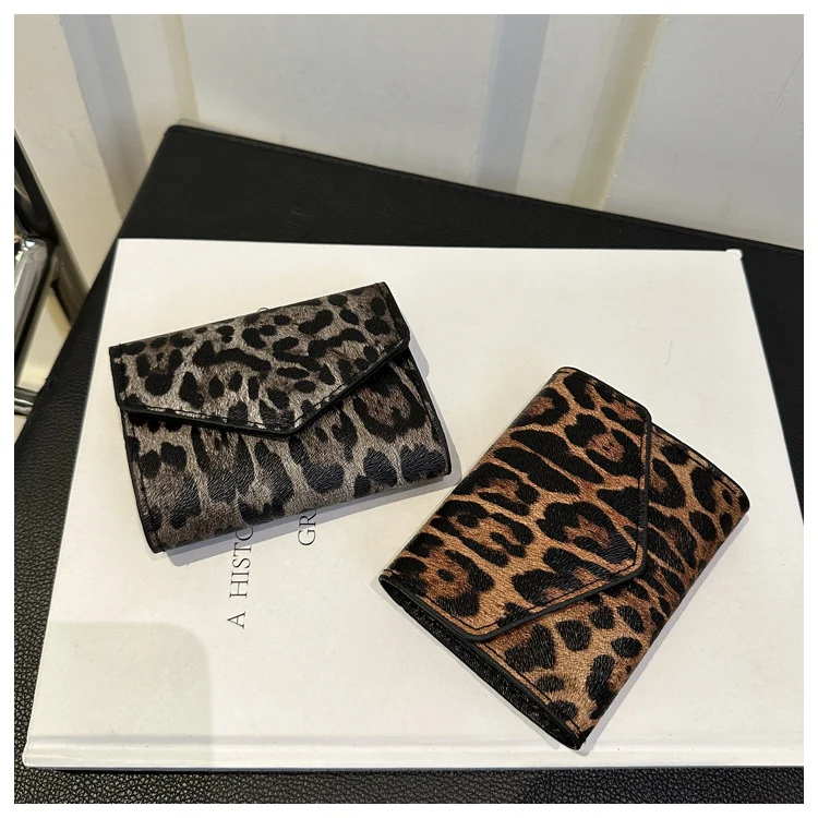 লেপার্ড প্রিন্ট রেট্রো এনভেলাপ ব্যাগ (Leopard Print Mini Bag)