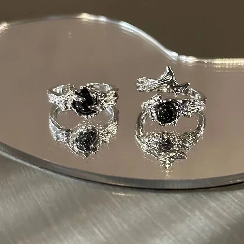 ২-পিস রেট্রো ডার্ক স্টাইল কাপল রিং সেট - হিপ-হপ ফ্যাশন অ্যাডজাস্টেবল রিং - Image 4