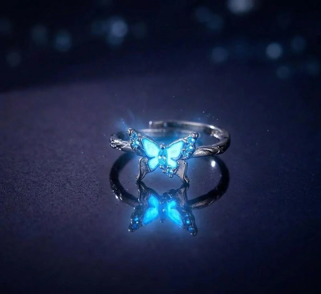 ম্যাজিকাল লুমিনাস ব্লু বাটারফ্লাই রিং - অন্ধকারে উজ্জ্বল প্রজাপতি আংটি